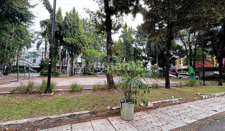 Rumah 2 Lantai Depan Taman di Tebet Utara Jakarta Selatan 2