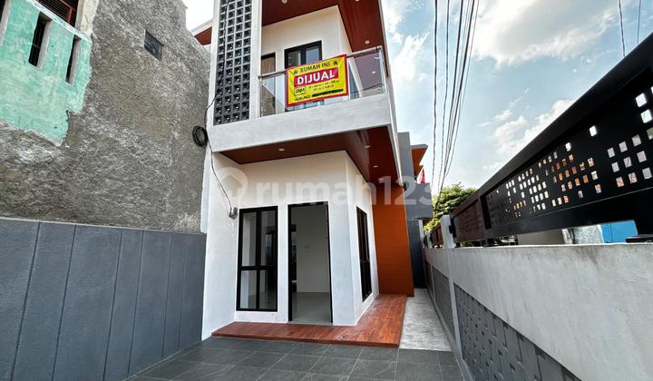 Rumah Baru 2 Lantai di Cipayung Jakarta Timur