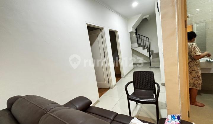 Rumah Turun Harga 3 Lantai di Chiara Suvarna Sutera Tangerang