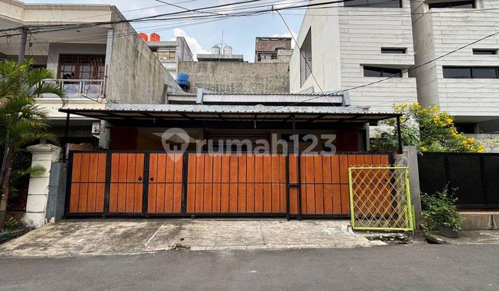 House for Rent in East Tebet Dalam