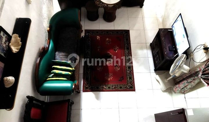 Black Fence House in East Tebet, South Jakarta