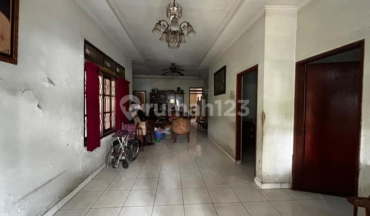 Rumah Hook Lingkungan Rapih di Cumi Cumi Rawamangun Jaktim
