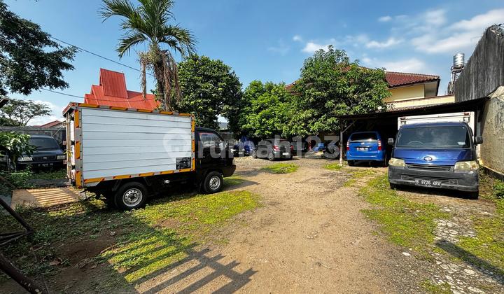 Large House on 1000 m2 Land in Commercial Location Duren Sawit, Suitable for Business, 10 Minutes to Becakayu Toll Road Large House on 1000 m2 Land in Commercial Location Duren Sawit, Suitable for Business, 10 Minutes to Becakayu Toll Road