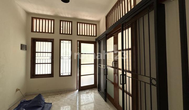 Rumah Bangunan Baru Renovasi di Tebet Timur Jakarta Selatan
