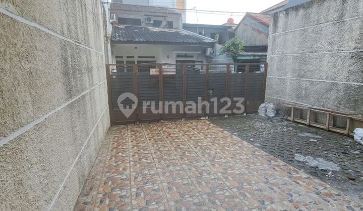 2-Story House in Tebet Timur, South Jakarta