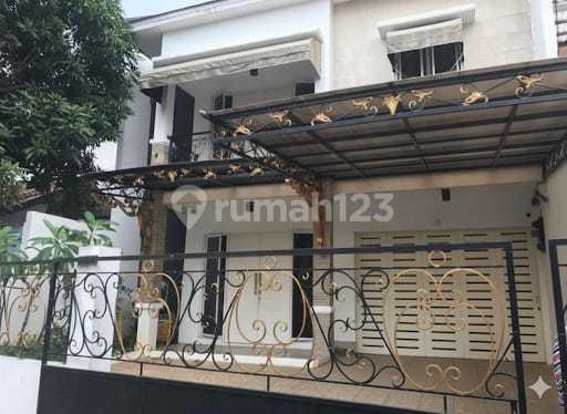 For Rent Large House in Tebet Timur Dalam - 4 Bedrooms, 3-Car Garage, Easy Access, Strategic Location South Jakarta