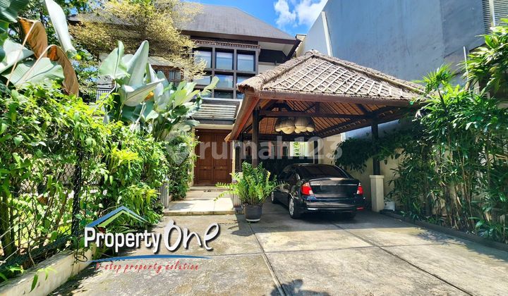 Hidden Gem in BSD City! Fully Furnished House with Balinese Villa Concept at The Castilla