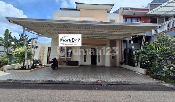 For Sale 2-Story House in The Icon Cluster