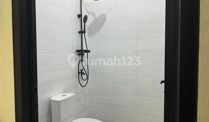 Nice House Ready to Occupy. 1.5 Floors, Front Access 2 Cars, Duren Tiga, South Jakarta. 2