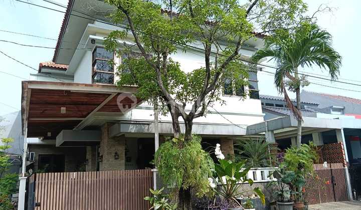 Dijual Rumah Bagus Siap Huni Depan Taman Semi Furnished di Dalam Komplek Besar Jatibening Bekasi