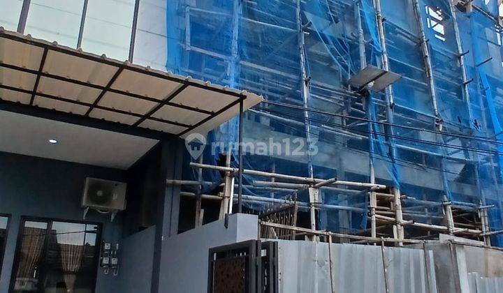 RUMAH BAGUS 3LANTAI PINGGIR JALAN AKSES MOBIL KALIBATA JAKSEL 2