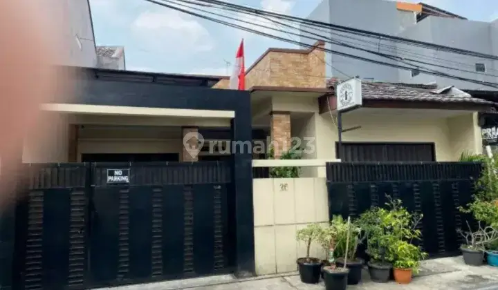 Rumah Bagus Kokoh Pinggir Jalan Besar 2 Mobil Balekambang Condet 1