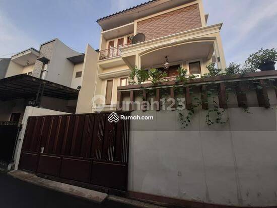 Rumah 2 Lantai SHM di Poltangan Pasar Minggu, Jakarta Selatan 1