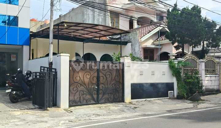 Disewakan Rumah Bagus Siap Huni Akses 3 Mobil Tebet Barat