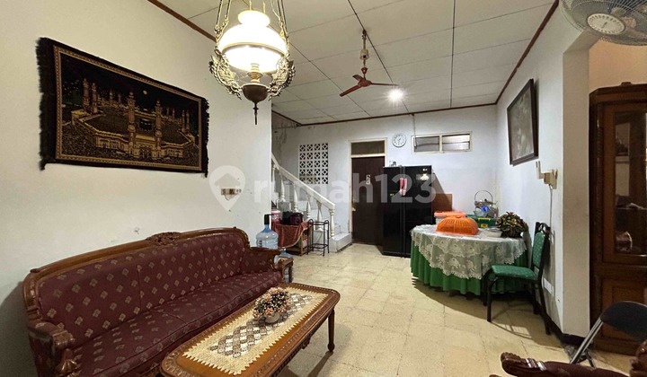 Rumah Bagus Kokoh Siap Huni Carport 3 Mobil Tebet Jaksel Lebar Tanah 11meter 2