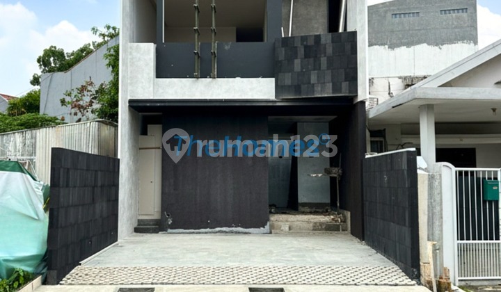 Brand New House Modern Minimalist SHM di Polonia Otista