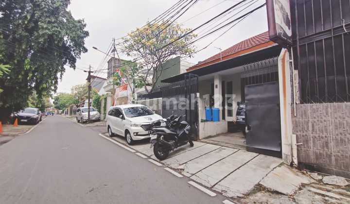For Rent: Ready-to-Occupy House with Roadside Access, 2-Car Garage, Tebet For Rent: Ready-to-Occupy House with Roadside Access, 2-Car Garage, Tebet