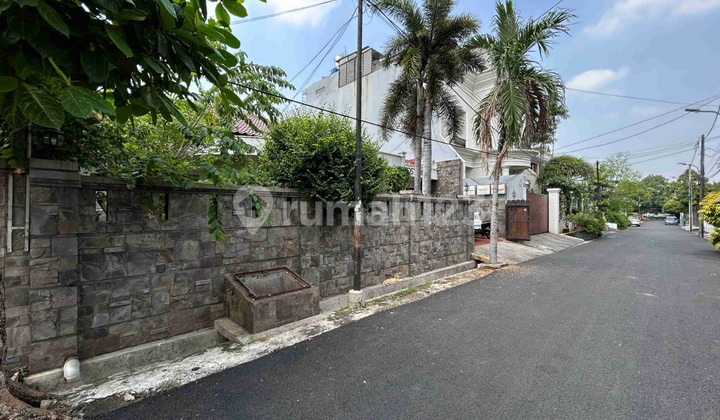 Rumah Bagus Siap Huni Akses Jalan 2 Mobil SHM di Gudang Peluru 2