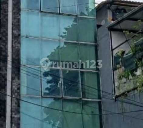 Disewakan Ruko 3,5 Lantai Akses Jalan 3Mbl Lokasi Strategis Tebet