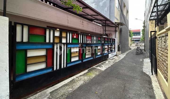 Rumah Bagus 2 Lantai SHM Tebet, Jakarta Selatan