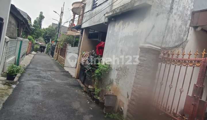 Rare Find, Extremely Affordable 2-Story House with Car Access in Tebet, SHM 2