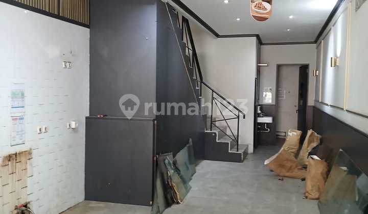 For Rent: Nice 3.5 Floor Shop House by Main Road, 2 Cars Vacant, Tebet For Rent: Nice 3.5 Floor Shop House by Main Road, 2 Cars Vacant, Tebet