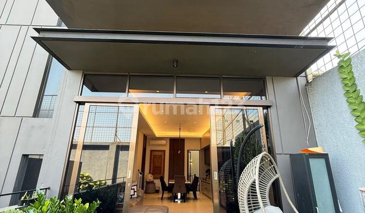 Rumah Modern Minimalis Bagus Akses.2 Mobil di Kemang