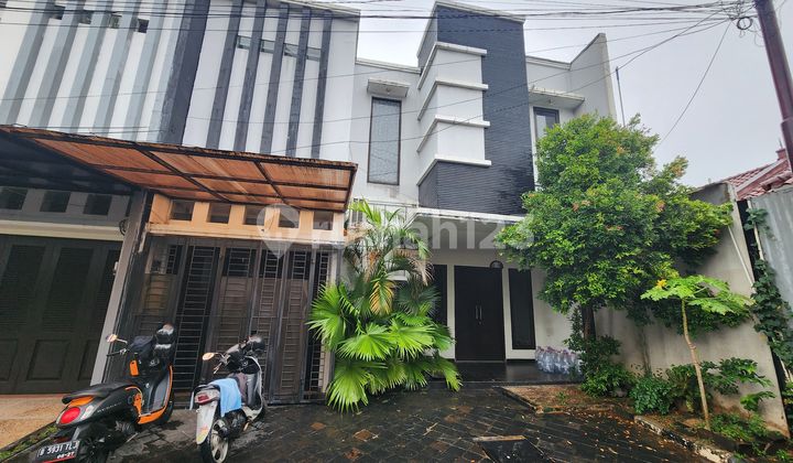 Rumah Bagus Dlm Cluster SHM Pejaten, Jakarta Selatan Rumah Bagus Dlm Cluster SHM Pejaten, Jakarta Selatan