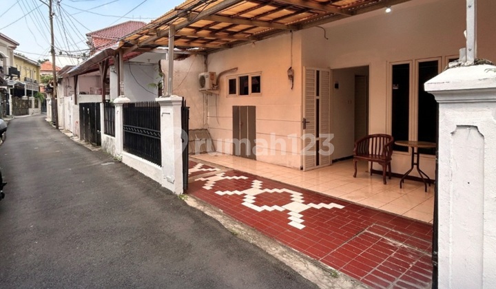 Rumah Bagus Siap Huni 1.5 Lt Shm Di Tebet  1