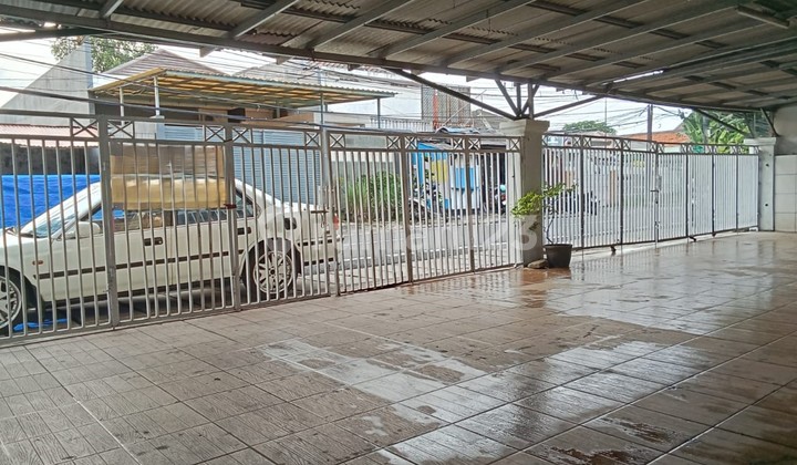 Business Space
2-Car Road Access
Strategic Location in Cipinang
SHM (Freehold Certificate) Business Space
2-Car Road Access
Strategic Location in Cipinang
SHM (Freehold Certificate)