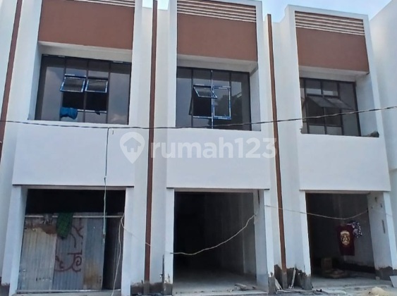 Super Big Price Drop! New and Nice 2.5-Story Shop House, Road Access, Street Frontage, 2 Cars Capacity, Vacant, Near Main Road, Bkt Duren Sawit, East Jakarta. Super Big Price Drop! New and Nice 2.5-Story Shop House, Road Access, Street Frontage, 2 Cars Capacity, Vacant, Near Main Road, Bkt Duren Sawit, East Jakarta.
