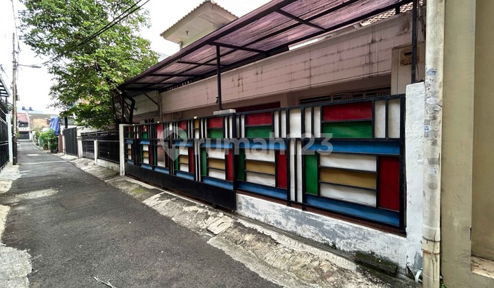 Nice 2-Storey House with SHM Title in Tebet, South Jakarta 2