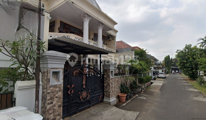 Rumah Siap Huni Akses Jalan 3 Mobil SHM di Tebet 2