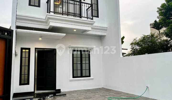 For Sale New 2.5-Story House with Basement by the Roadside in Jagakarsa Area, South Jakarta For Sale New 2.5-Story House with Basement by the Roadside in Jagakarsa Area, South Jakarta