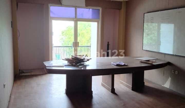 Disewakan Ruko Bagus 3Lantai Pinggir Jalan Raya Asembaris Tebet 2