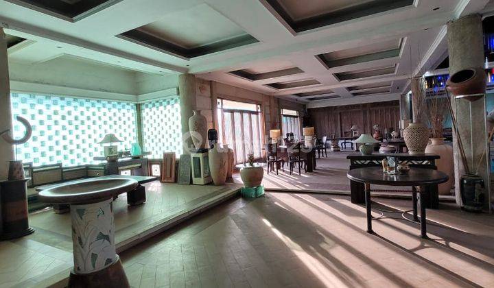 Dijual Gedung Galeri Yang Terletak di Jalan Utama Batu Bulan Lokasi Sangat Bagus 5