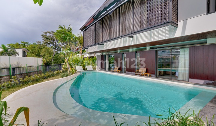 Dijual Brand New Villa Tropical Modern Beach Side Padang Linjong Canggu