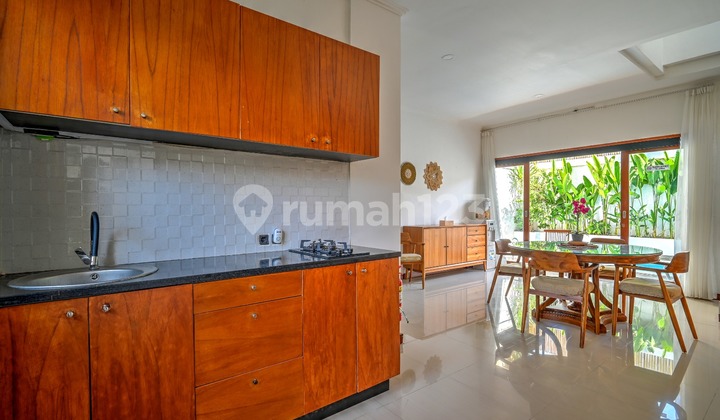 Dijual Modern Minimalis Villa In Central Kerobokan