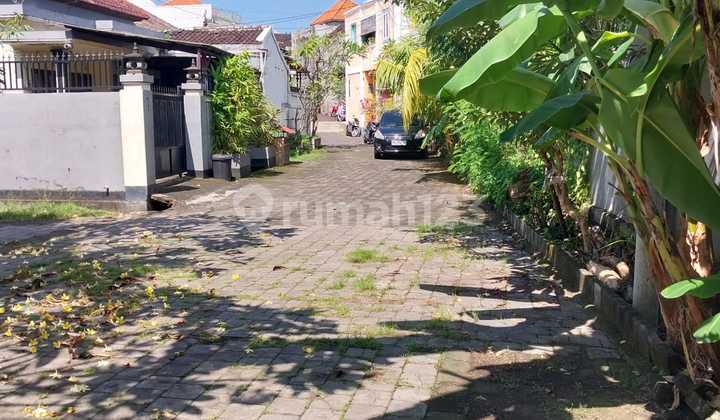 Small Land for Sale in Canggu Tibubeneng Area with Bonus House