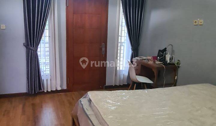 Di Jual Rumah Lokasi Super Strategis di Cijantung 2