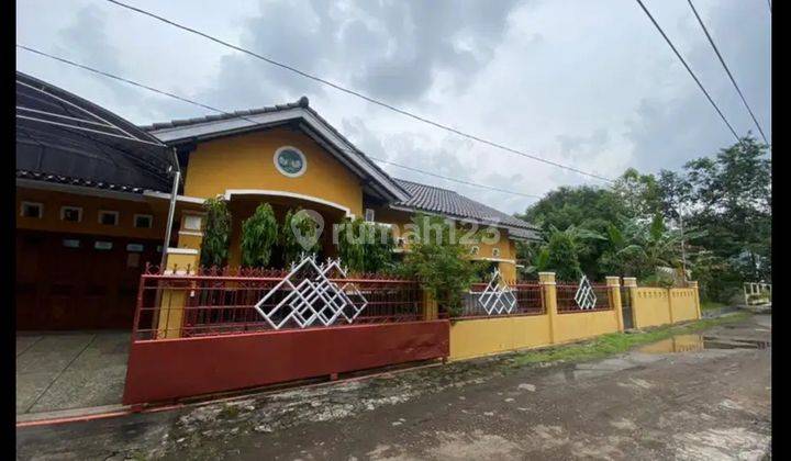 Rumah halaman luas 1