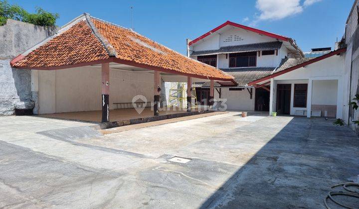 Rumah depan Mall dicirebon 3