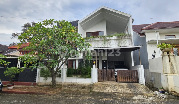 Rumah Cantik Rasa Villa 2 Lantai di Cluster Mega Mas Banyumanik