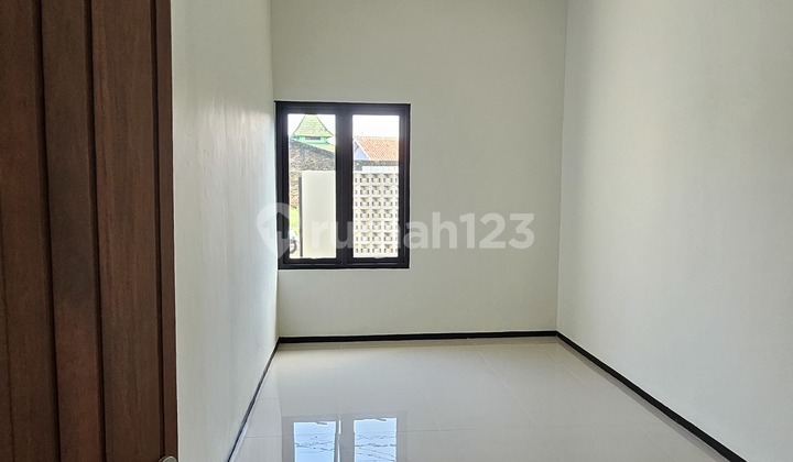 Rumah Candi Penataran Kalipancur Dekat Jalan Raya Untung Suropati 2