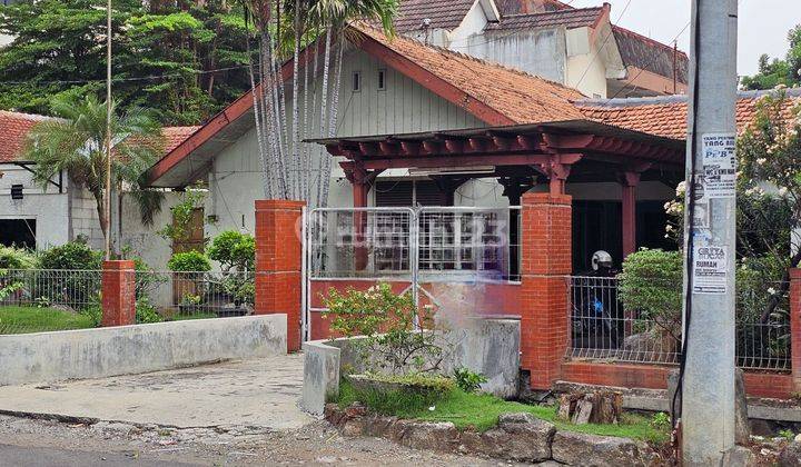 Dijual Cepat Rumah Strategis di Jalan Erlangga Dekat Simpang Lima 1