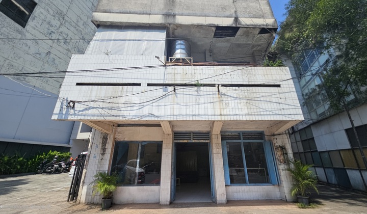 For Sale: Strategic Shop House on Pemuda Main Road, Near Queen City Mall 1