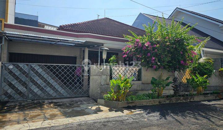 Rumah Bagus Di Brumbungan Dekat Jalan Raya Gajahmada Dekat Loyola 1