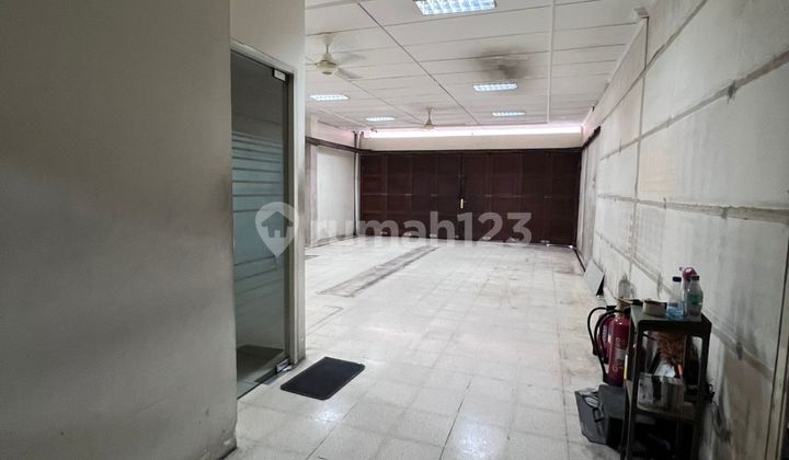 For Rent 2-Storey Strategic Shop House in Brumbungan Near Loyola High School 2