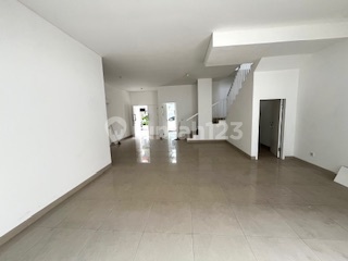 Rumah  baru lingkungan tenang dan nyaman di Jakarta Garden City ,dekat Ion Mall dan dekat pintu gerbang utama 2