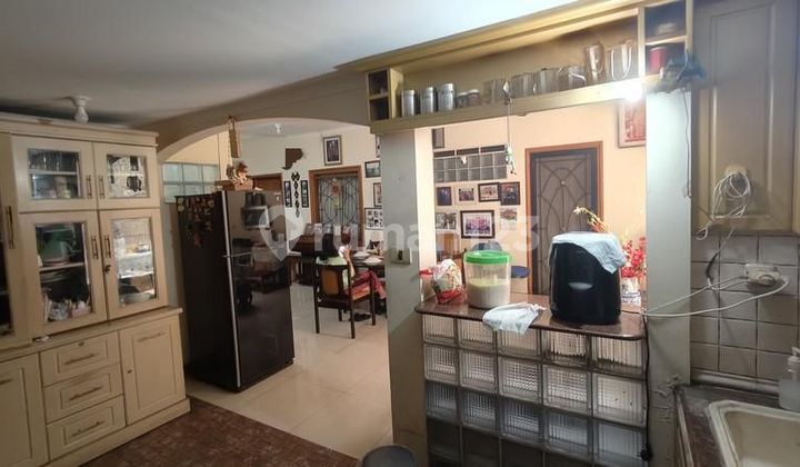 Rumah Bagus Semi Furnished SHM Tebet, Jakarta Selatan 2